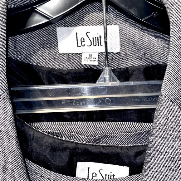 LE SUIT SILVER/GREY 3-PC POLYESTER SUIT SZ 18